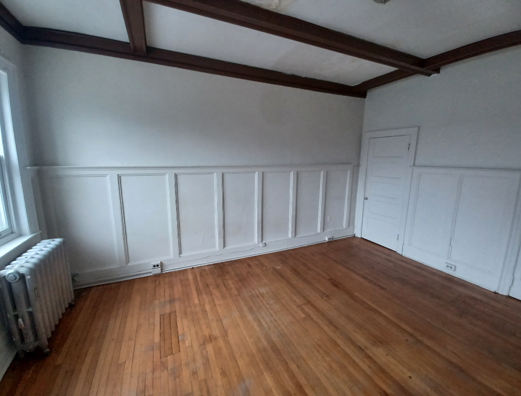 Bedroom before renovation